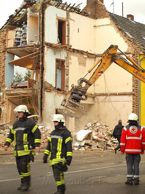 Hausexplosion Bruehl bei Koeln Pingsdorferstr P518.JPG